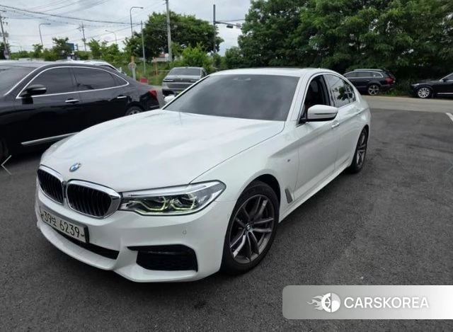 BMW 5 Series (G30) 2018 Белый из Кореи