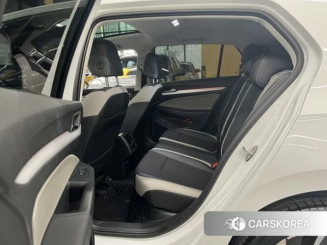 Volkswagen Golf 2023 Белый из Китая