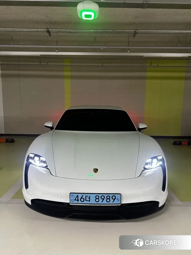 Porsche Taycan 2022 Белый из Кореи