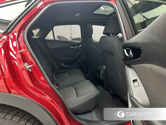 Mazda CX-4 2023 Красный из Китая