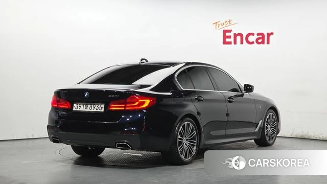 BMW 5 Series (G30) 2020 Черный из Кореи
