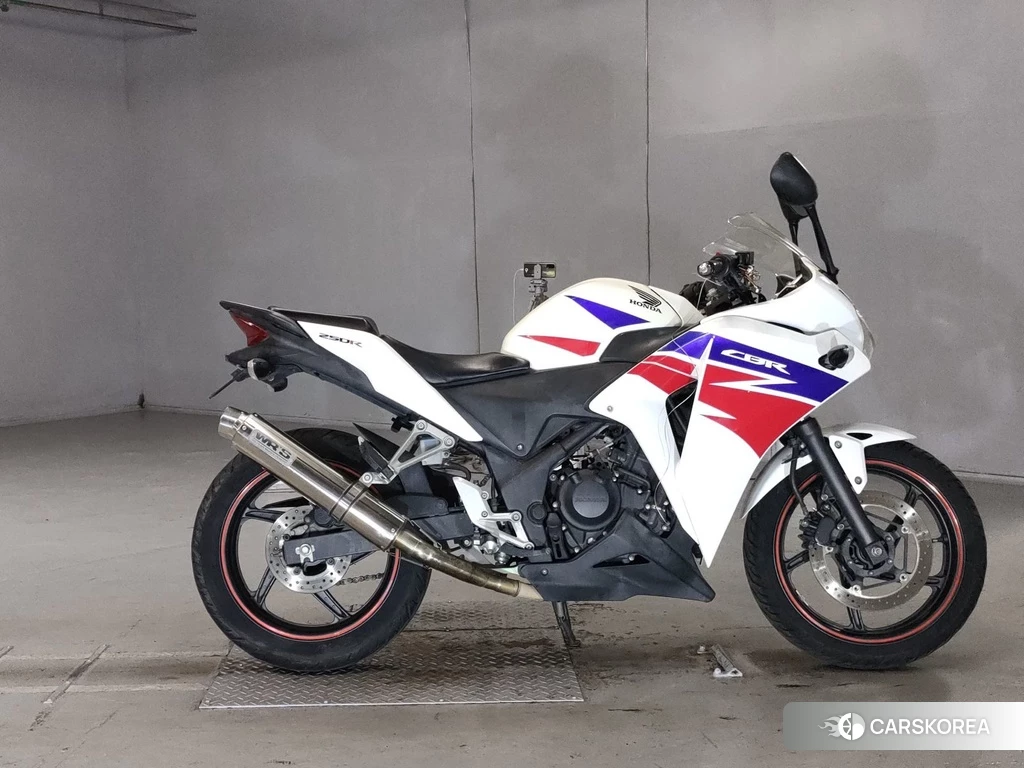 Проданный Honda CBR250R 2013 из Японии, фото 2