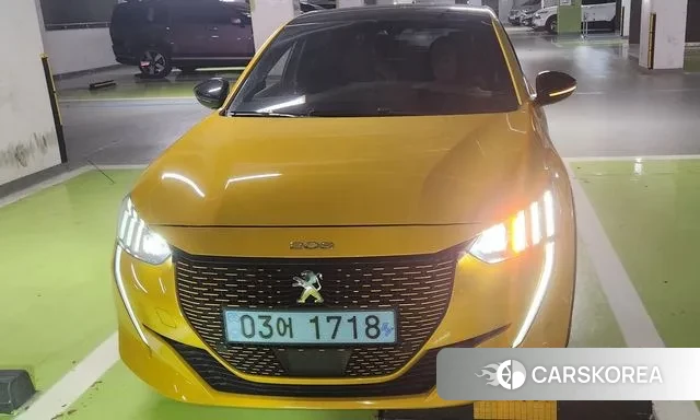 Peugeot e-208 second Generation 2020 Желтый из Кореи