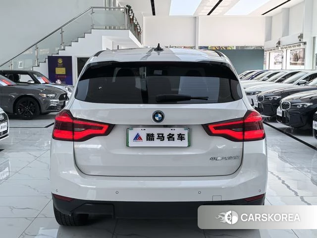 BMW iX3 2021 Белый из Китая