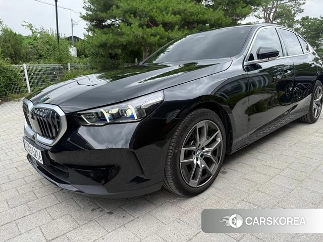 BMW 5 Series (G60) 2025 Черный из Кореи