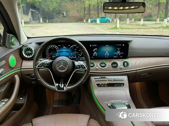 Mercedes-Benz E-class 2022 Черный из Китая