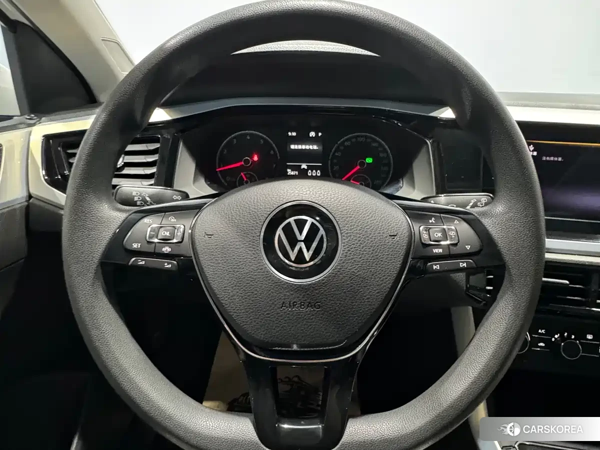 Volkswagen Polo 2022 Белый из Китая
