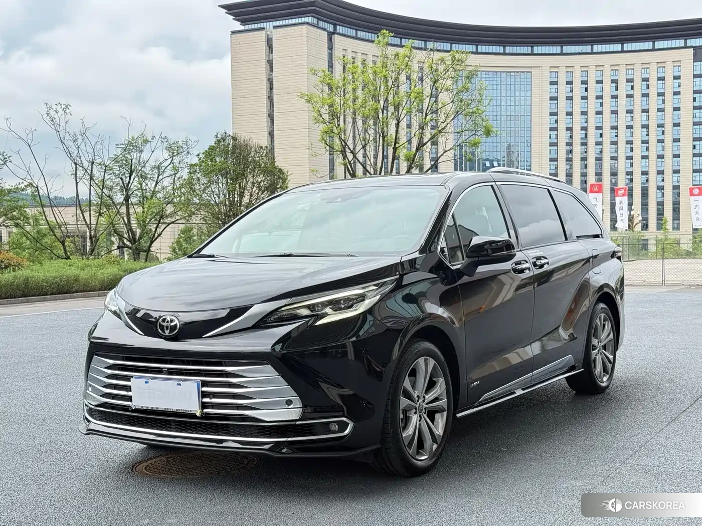 Toyota Sienna 2024 Черный из Китая