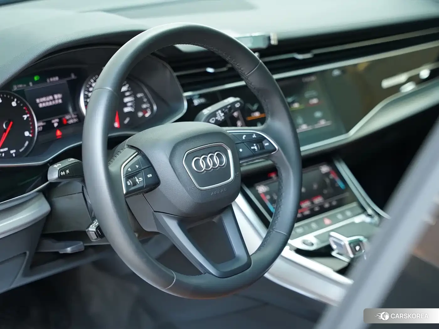 Audi Q8 2023 Черный из Китая