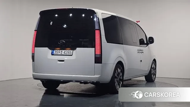 Hyundai Staria 2024 Белый из Кореи