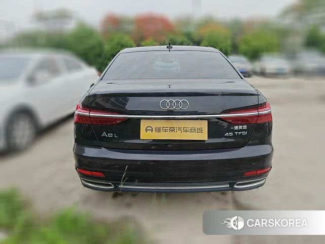 Audi A6L 2021 Черный из Китая