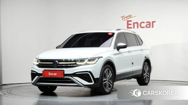 Volkswagen Tiguan Allspace 2023 Белый из Кореи