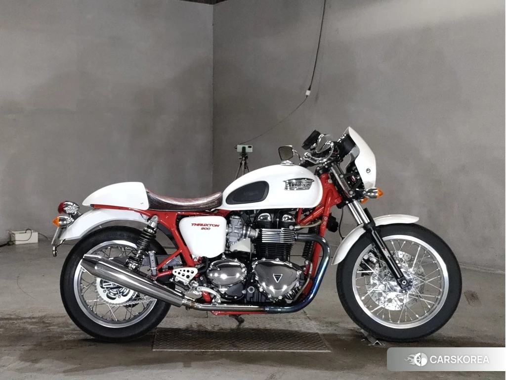 Проданный Triumph THRUXTON 2010 из Японии