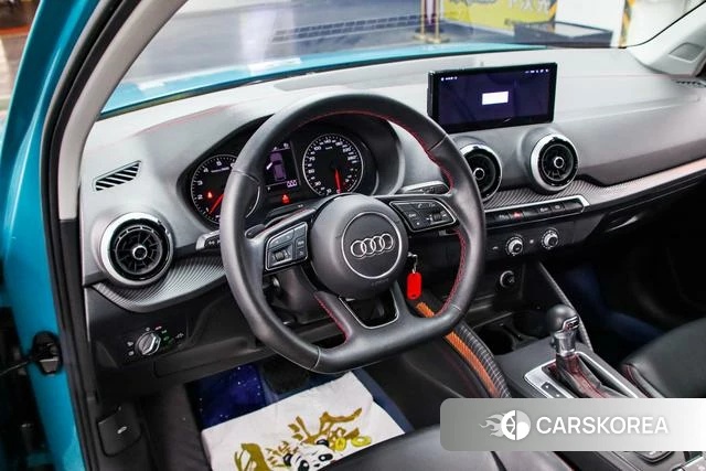 Audi Q2L 2023 Синий из Китая