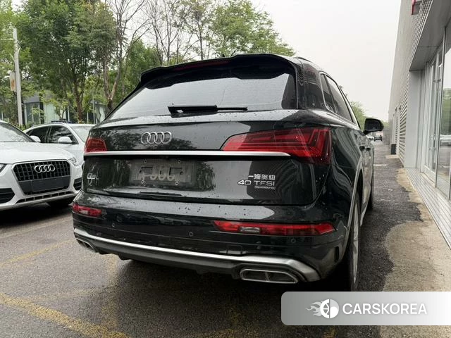 Audi Q5L 2021 Черный из Китая