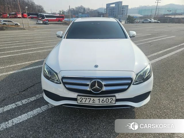 Mercedes-Benz E-Class W213 2020 Жемчужный цвет из Кореи