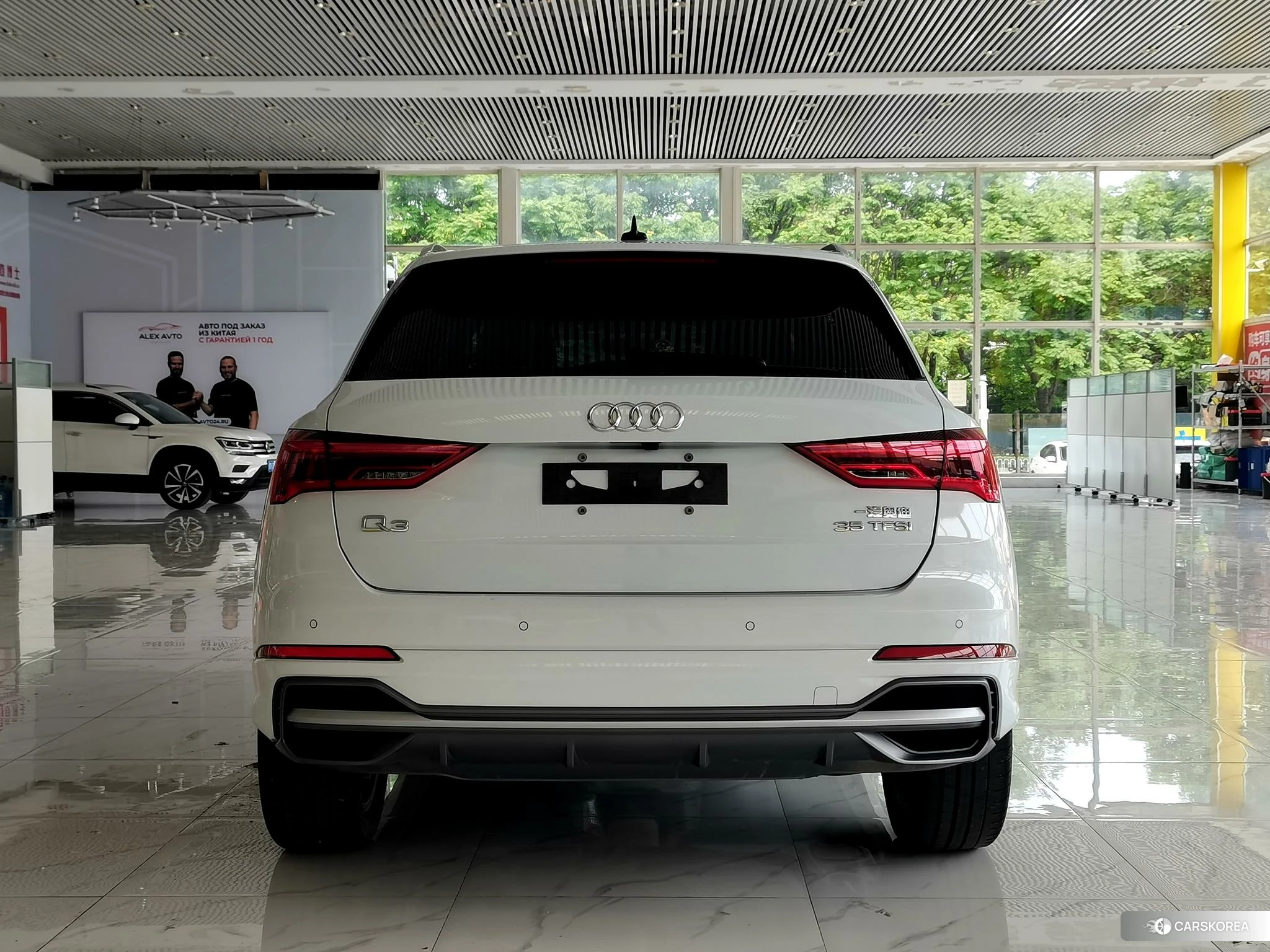 Audi Q3 2021 Белый из Китая