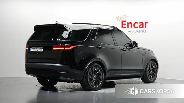 Land Rover Discovery 5 2025 Черный из Кореи