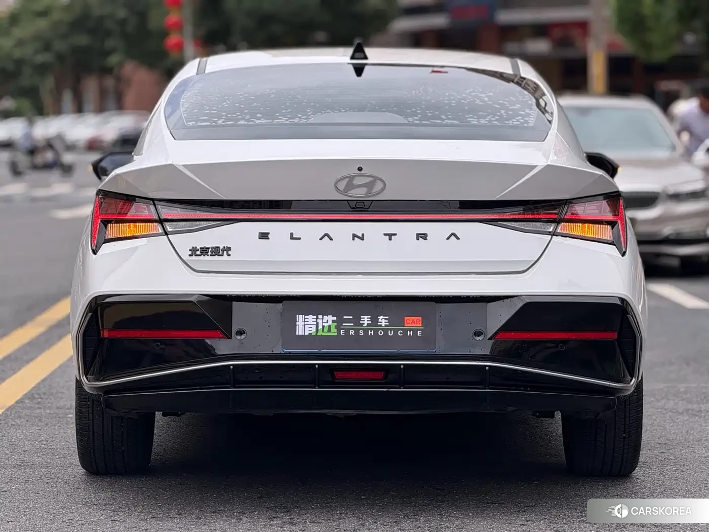 Hyundai Elantra 2023 Белый из Китая