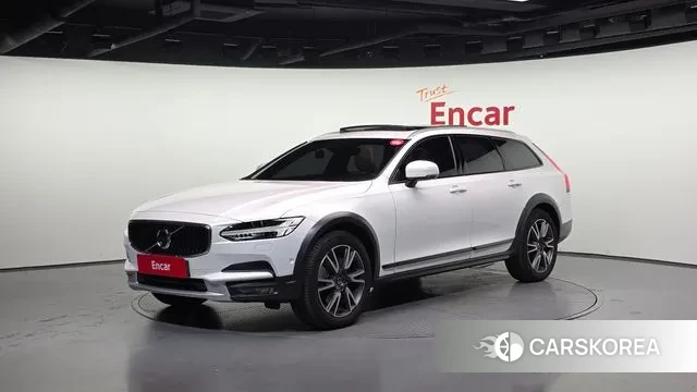 Volvo V90 Cross-Country 2020 Белый из Кореи