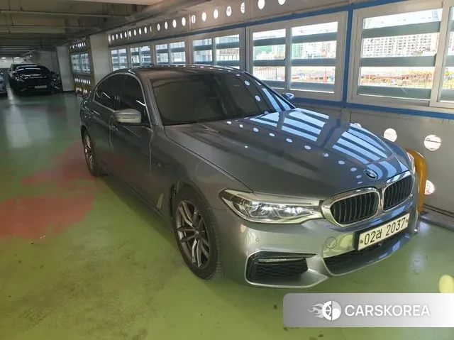 BMW 5 Series (G30) 2018 Серебристо-серый из Кореи