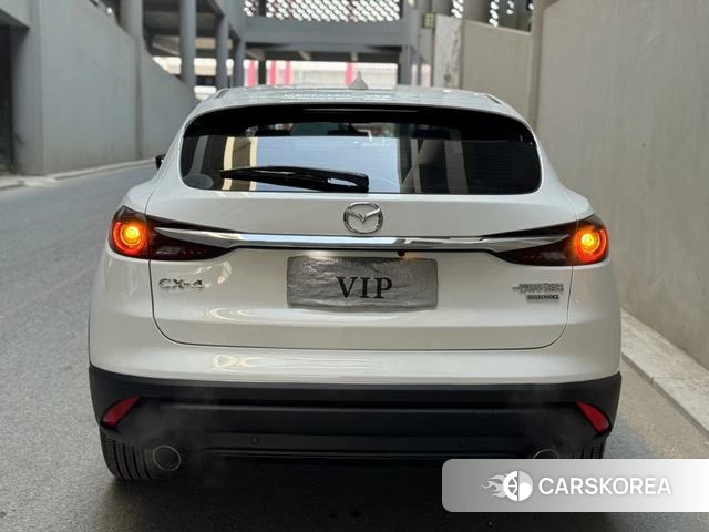 Mazda CX-4 2023 Белый из Китая