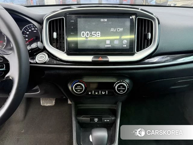 Kia Yi Ran 2022 Белый из Китая