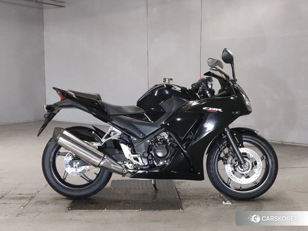 Проданный Honda CBR250R id 4176236 из Японии