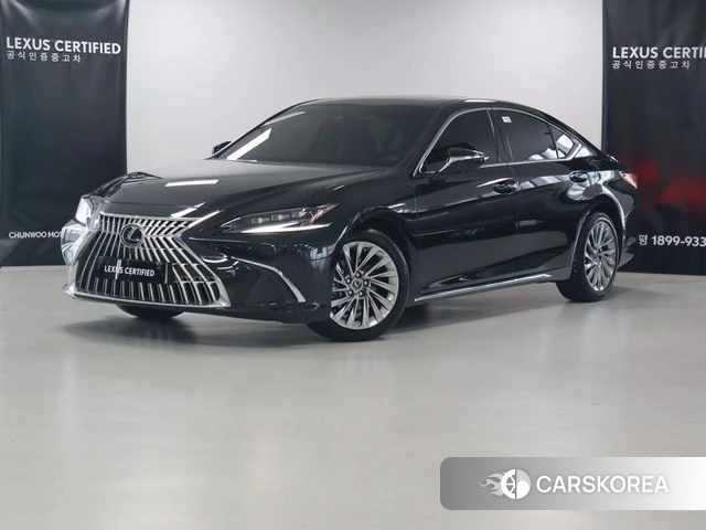 Lexus ES300h 7th generation 2025 Черный из Кореи