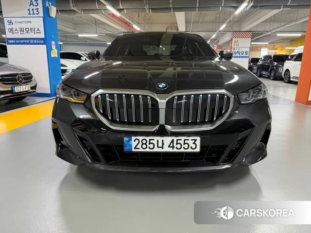 BMW 5 Series (G60) 2024 Серый из Кореи