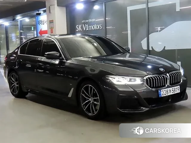 BMW 5 Series (G30) 2023 Серый из Кореи