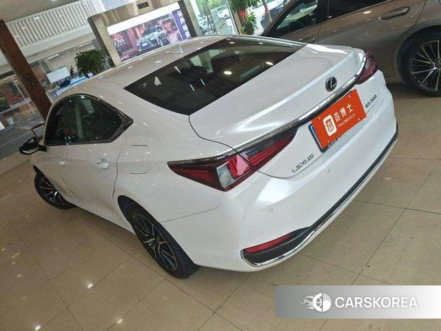 Lexus ES 2021 Белый из Китая