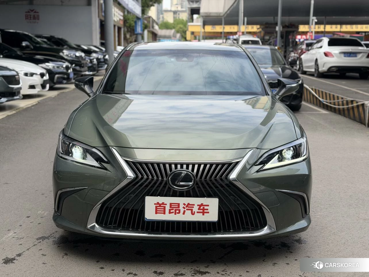 Lexus ES 2021 Зеленый из Китая
