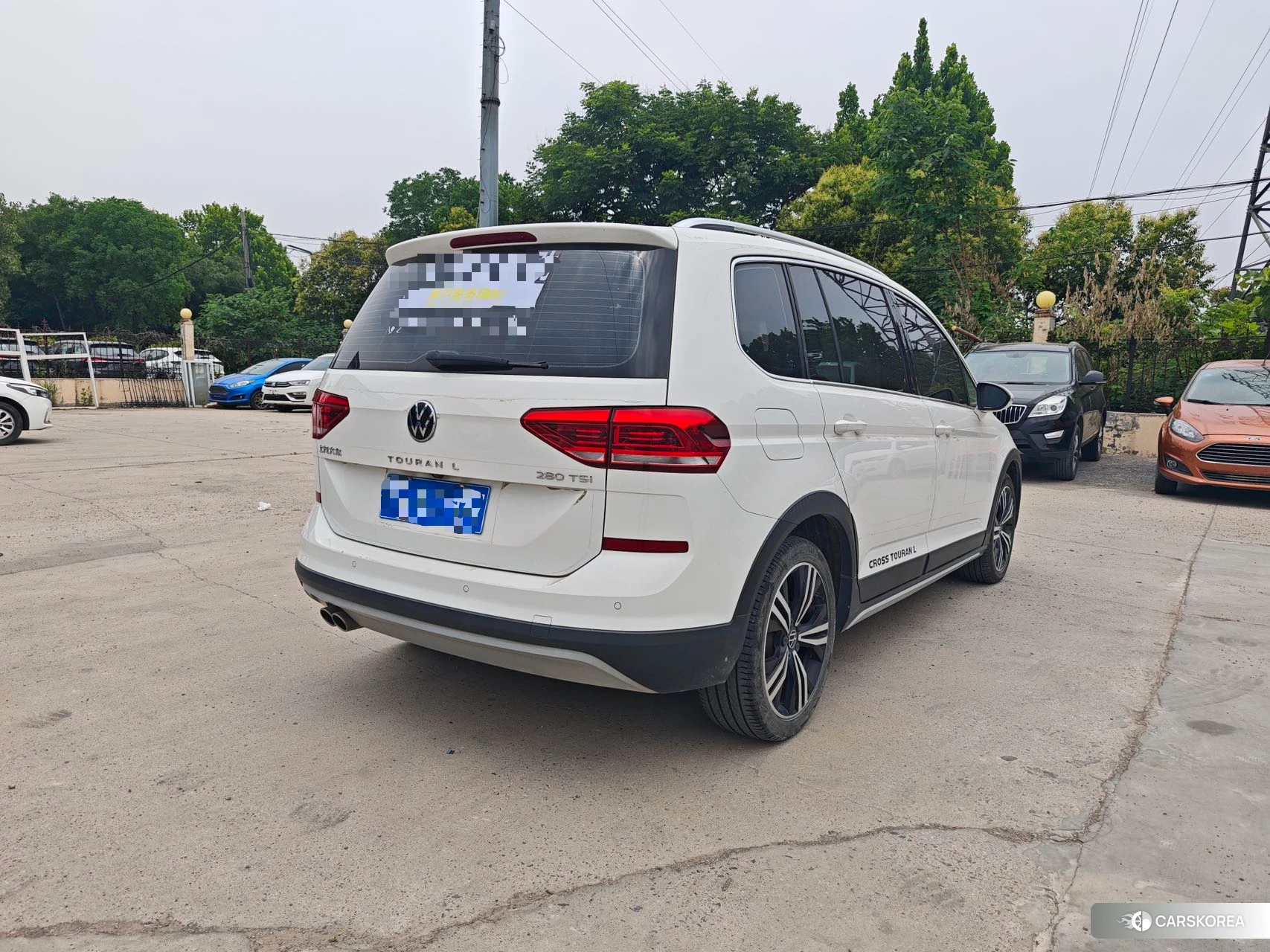 Volkswagen Touran L 2020 Белый из Китая