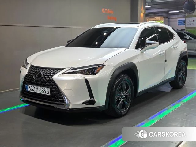 Lexus UX300h 2025 Белый из Кореи