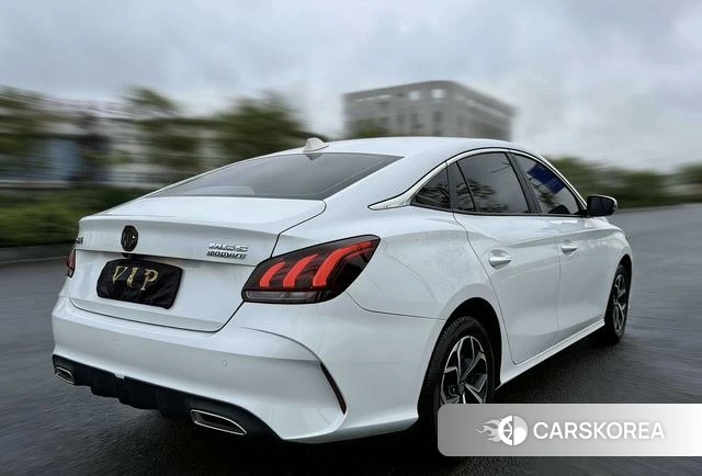 MG MG5 2023 Белый из Китая