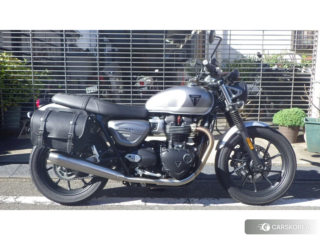 Проданный OTHER TRIUMPH STREET TWIN LTD 2022 из Японии