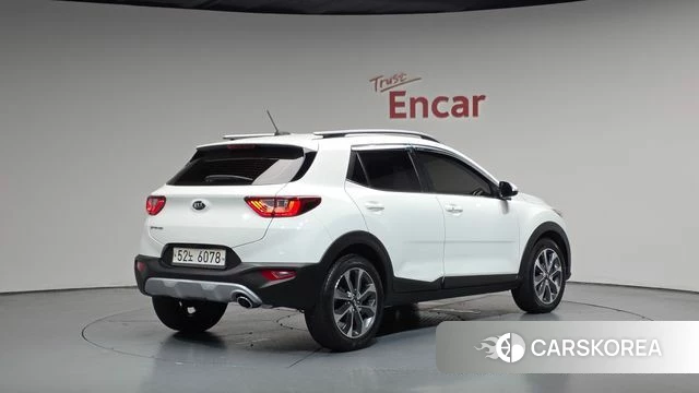 Kia Stonic 2018 Белый из Кореи