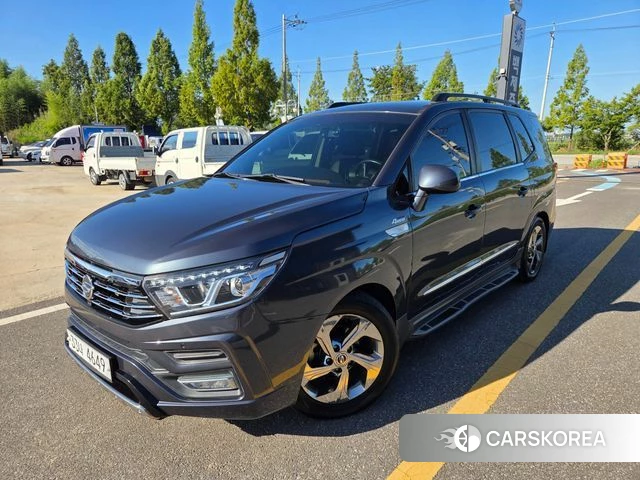 Ssangyong Korando Turismo 2018 Серый из Кореи