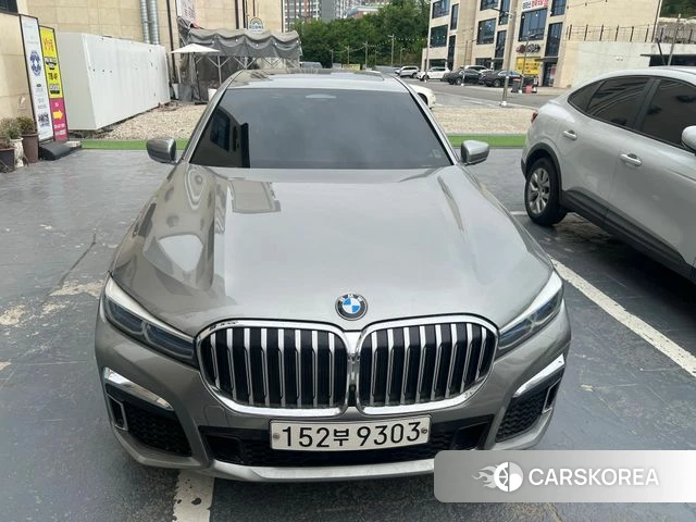 BMW 7 Series (G11) 2020 Серебристо-серый из Кореи