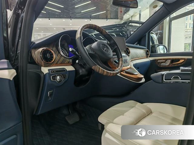 Mercedes-Benz V-class 2022 Черный из Китая