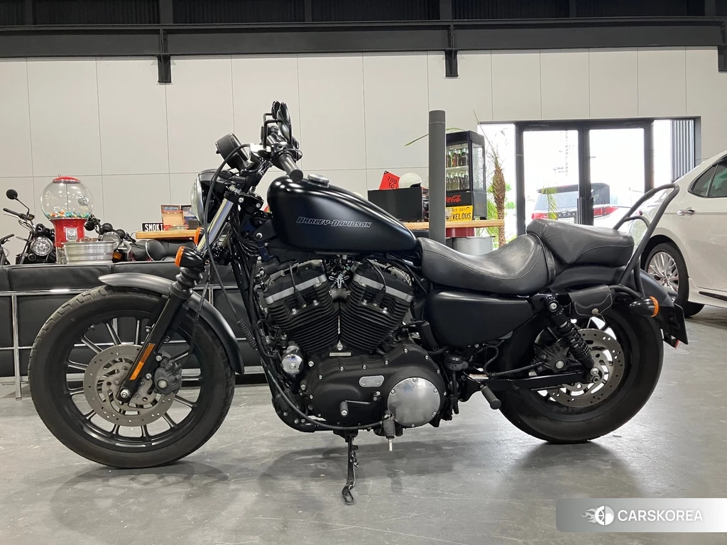 Проданный Harley-Davidson Sportster XL883N 2010 из Японии, фото 2