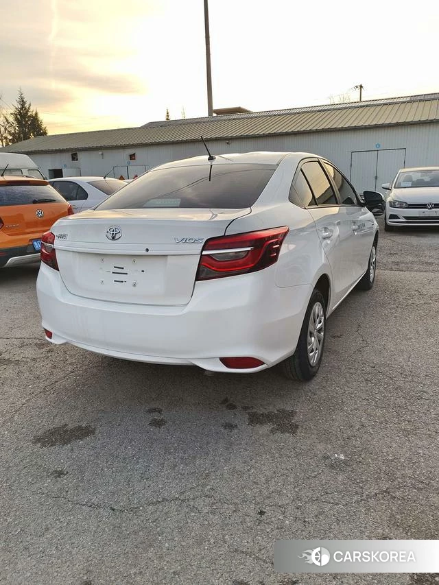 Toyota Vios 2023 Белый из Китая