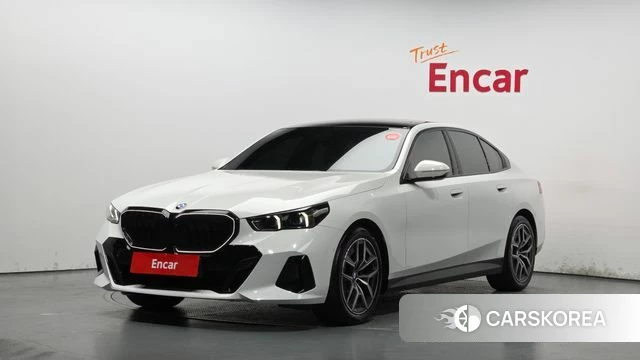 BMW 5 Series (G60) 2025 Белый из Кореи