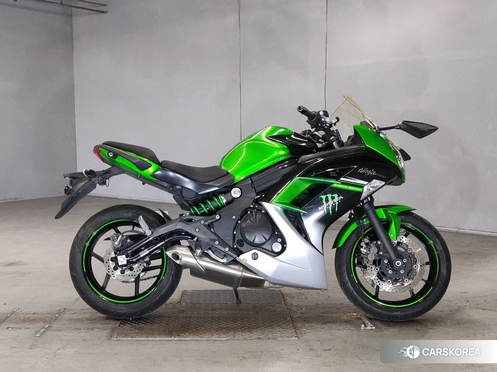 Проданный Kawasaki NINJA 400 2015 из Японии