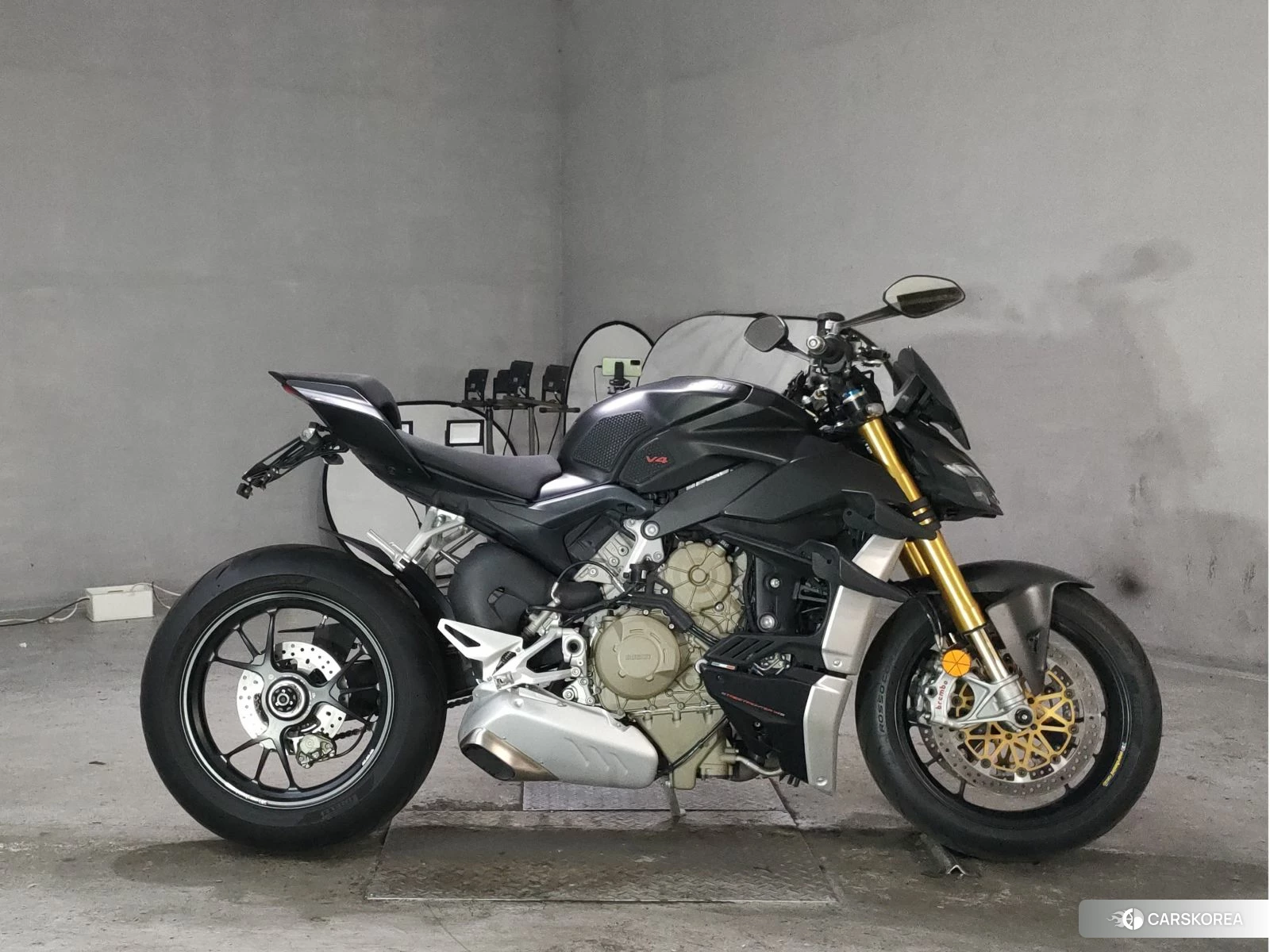 Ducati STREETFIGHTER V4 S 2021 из Японии, фото 2