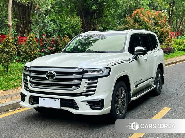 Toyota Land Cruiser (imported) 2026 Белый из Китая