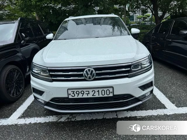 Volkswagen Tiguan Allspace 2020 Белый из Кореи