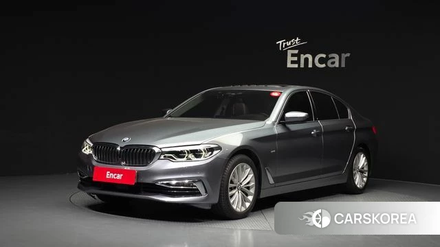BMW 5 Series (G30) 2018 Серебристо-серый из Кореи