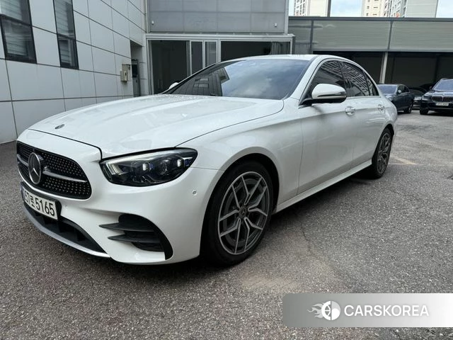 Mercedes-Benz E-Class W213 2021 Белый из Кореи